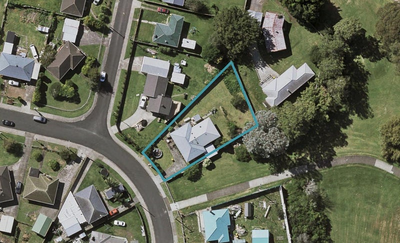 42 Franklyne Road, Otara, Auckland - Carousel 1