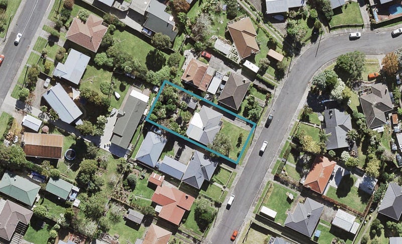 14 Japonica Drive, Beach Haven, Auckland - Carousel 1