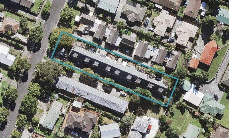 2/5 Koromiko Street, New Lynn, Auckland - Carousel 1