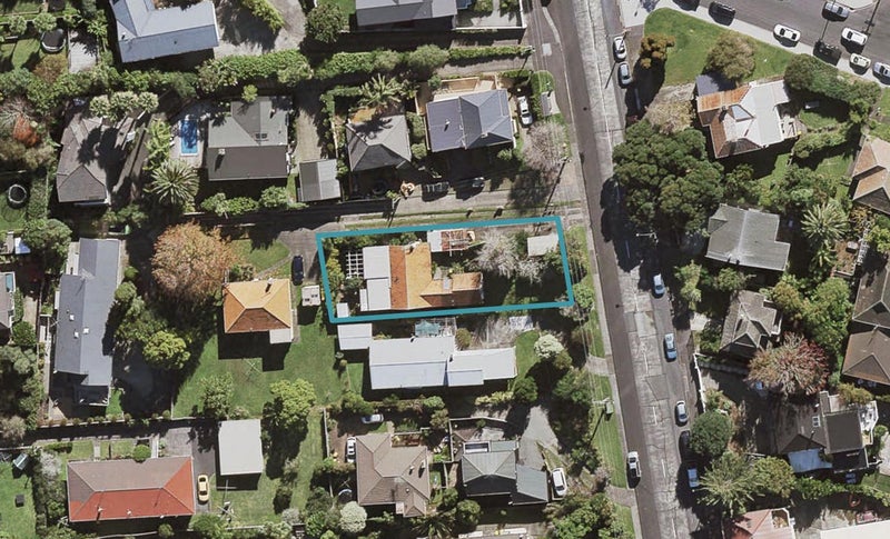 186 Queen Street, Northcote Point, Auckland - Carousel 1