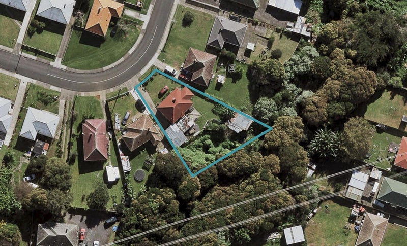 20 Firth Crescent, Otara, Auckland - Carousel 1