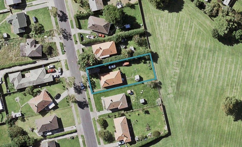 20 Wimbledon Crescent, Glen Innes, Auckland - Carousel 1