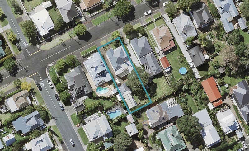 29 Abbotsford Terrace, Devonport, Auckland - Carousel 1