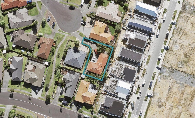 31 Arlose Place, Westgate, Auckland - Carousel 1