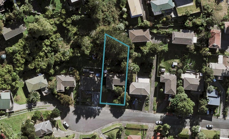 33 Finn Place, Totara Vale, Auckland - Carousel 1