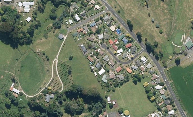 28 Hall Crescent, Taumarunui, Taumarunui - Carousel 1