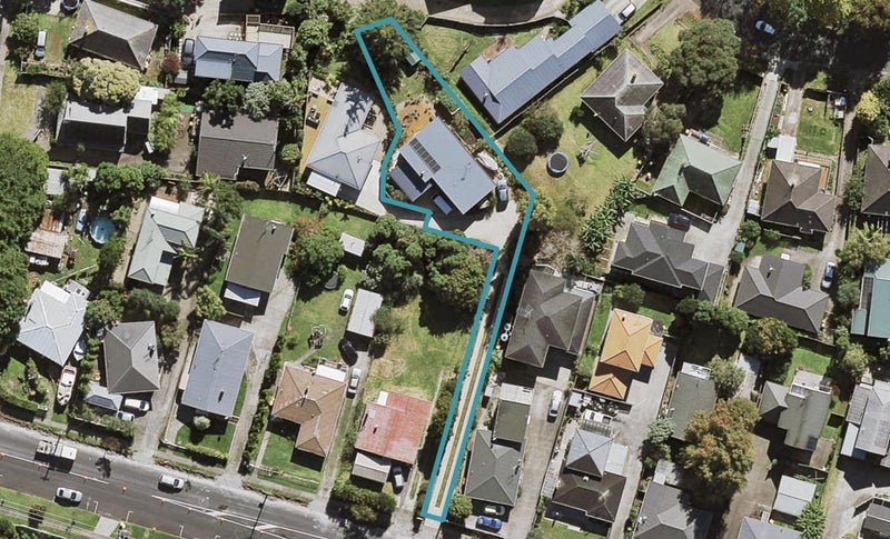 13A Raleigh Road, Northcote, Auckland - Carousel 1