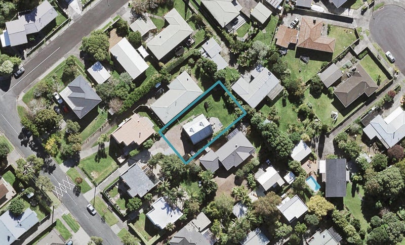 2/18 Gardner Avenue, New Lynn, Auckland - Carousel 1