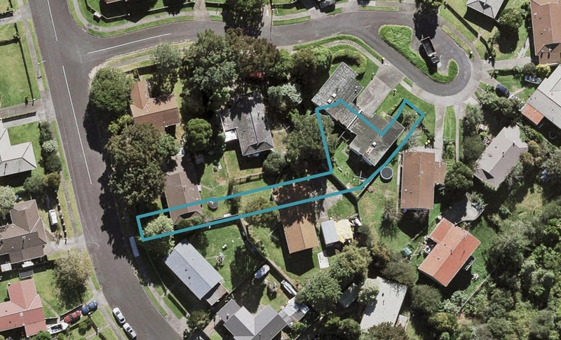 13 Mioweka Lane, West Harbour, Auckland - Carousel 1