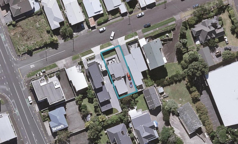 192 Gill Street, Strandon, New Plymouth - Carousel 1