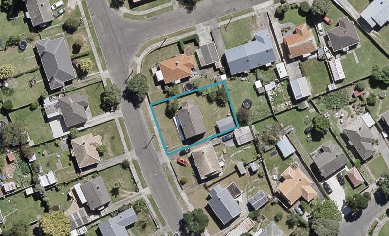 6 Gillespie Street, Taita, Lower Hutt - Carousel 1