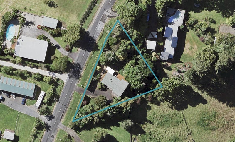 287 Point View Drive, Shamrock Park, Auckland - Carousel 1