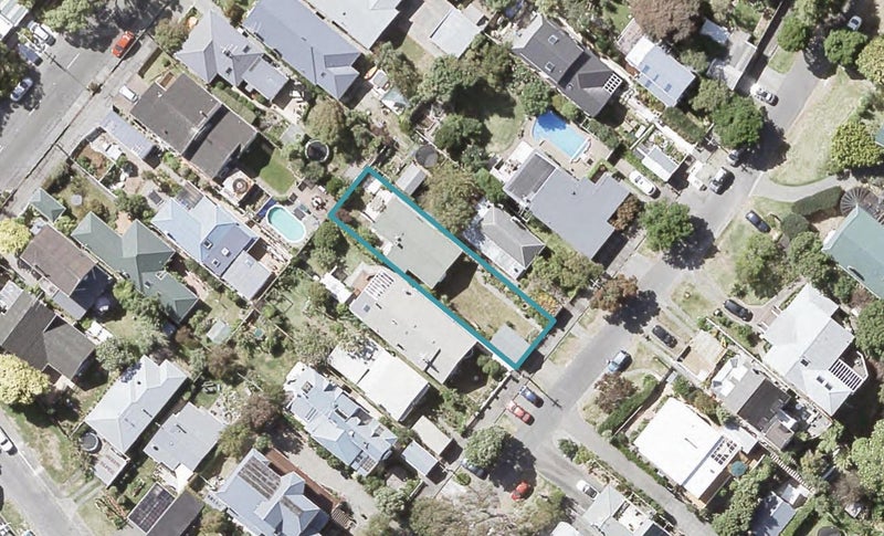 15 Mahoe Street, Eastbourne, Lower Hutt - Carousel 1
