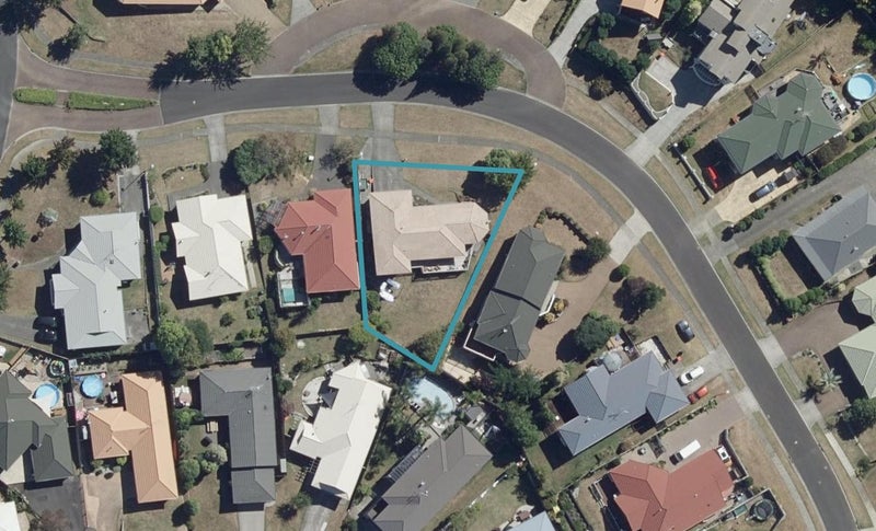 8 West Ridge Drive, Western Heights, Hamilton - Carousel 1