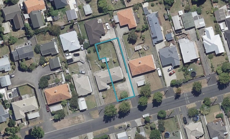 45 Claude Street, Fairfield, Hamilton - Carousel 1