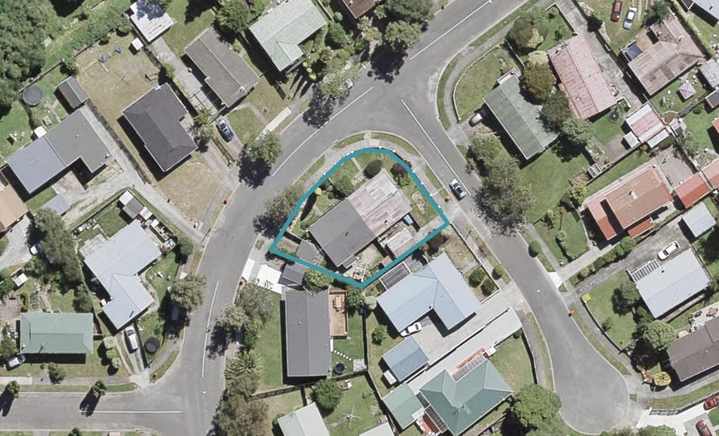 2 Kansas Grove, Totara Park, Upper Hutt - Carousel 1