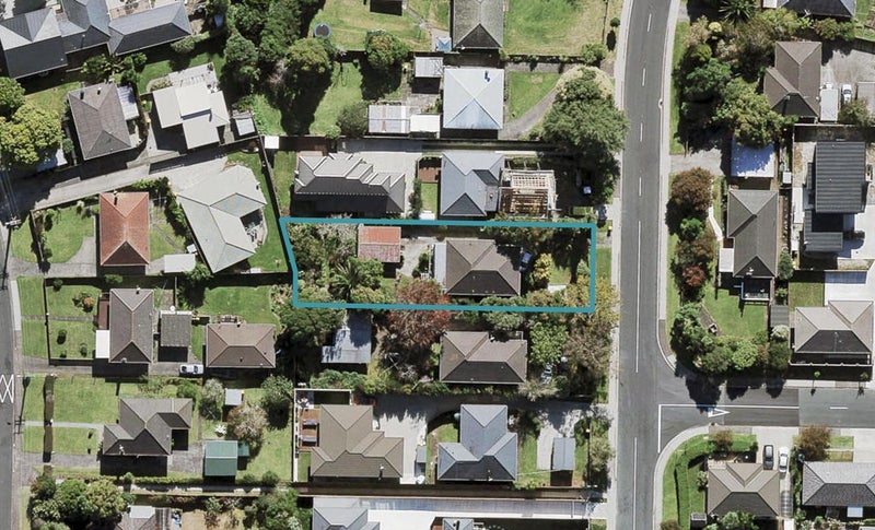 34 Kervil Avenue, Te Atatu Peninsula, Auckland - Carousel 1