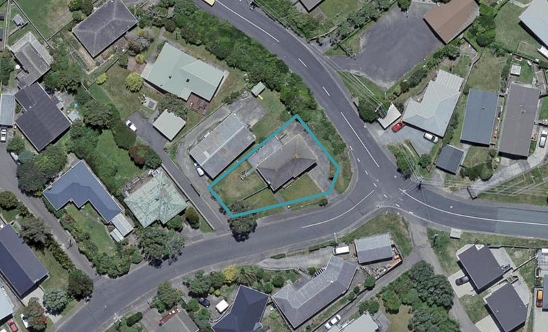 2 Turville Crescent, Newlands, Wellington - Carousel 1