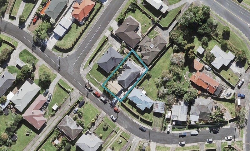3 Chilcott Road, Henderson, Auckland - Carousel 1