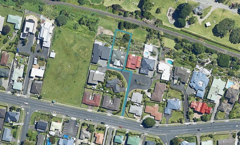 10 Aylesbury Terrace, Otumoetai, Tauranga - Carousel 1