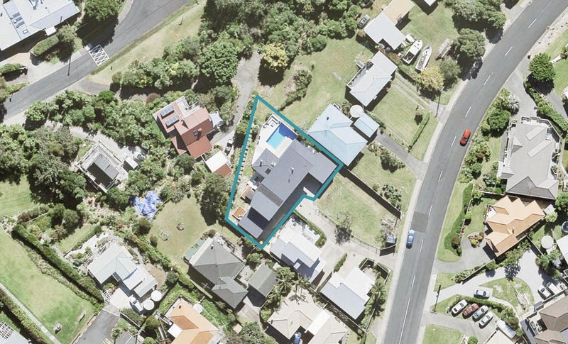 8C Beach Road, Manly, Whangaparaoa - Carousel 1