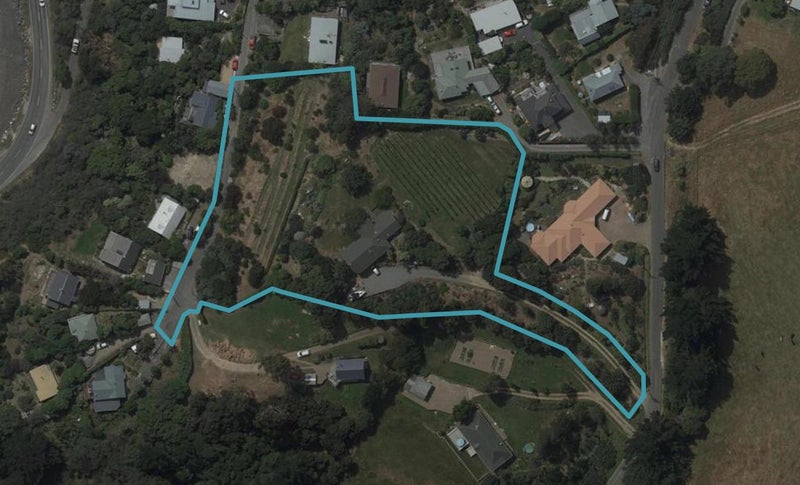 63 Andersons Road, Charteris Bay, Lyttelton - Carousel 1