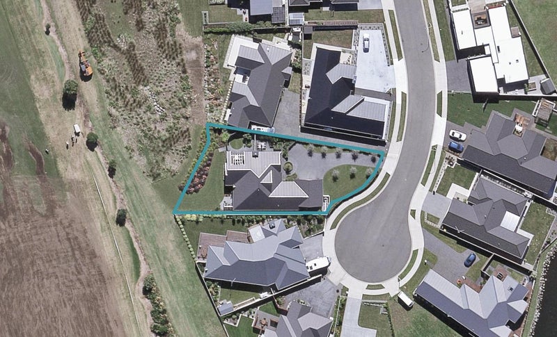 8 Augusta Grove, Waiwhakaiho, New Plymouth - Carousel 1
