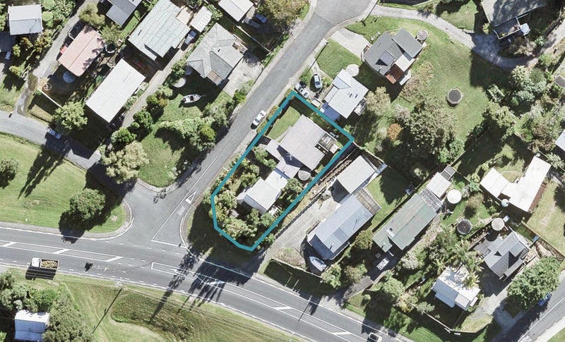 1 Wiriana Place, Stanmore Bay, Whangaparaoa - Carousel 1