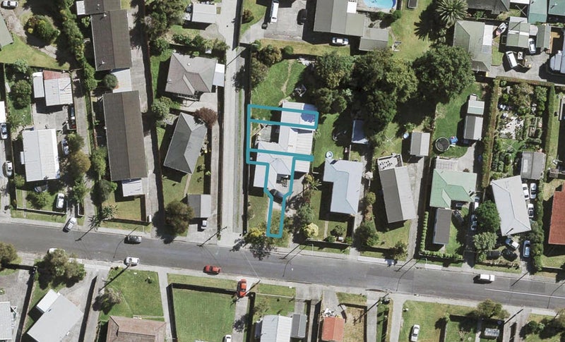 5/33 Harrington Road, Henderson, Auckland - Carousel 1