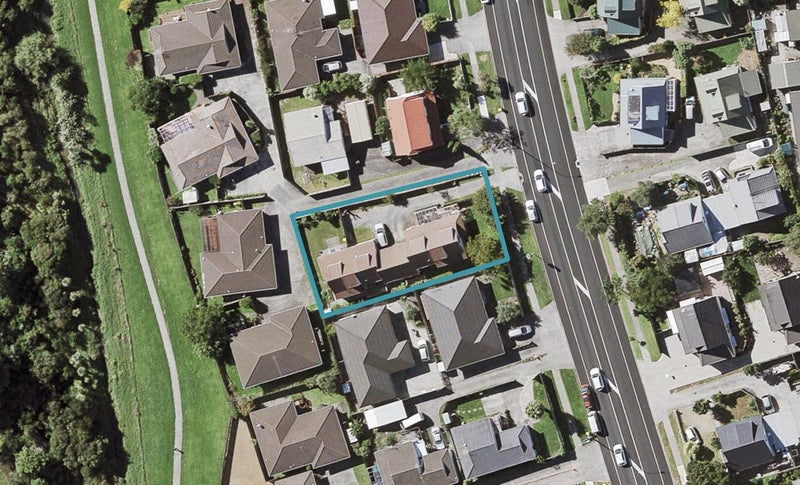 2/89 Aviemore Drive, Highland Park, Auckland - Carousel 1