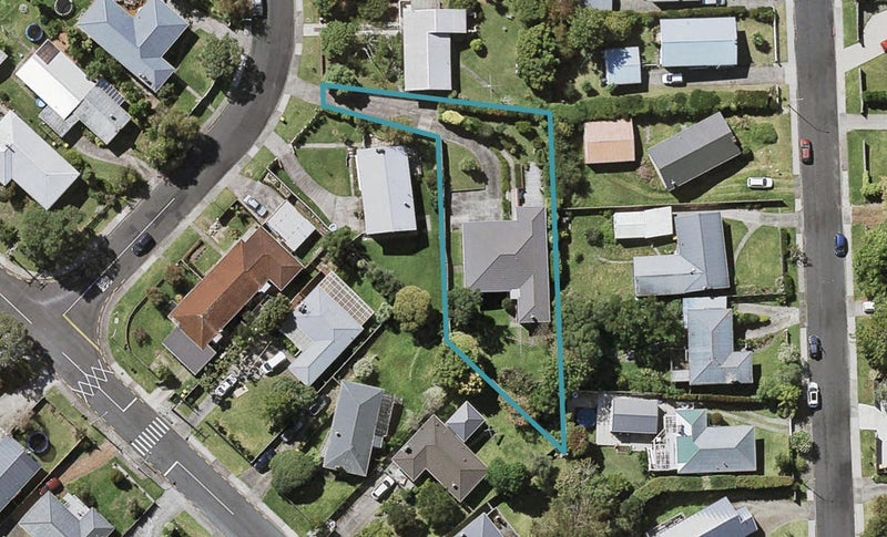 5 Lyford Crescent, Sunnynook, Auckland - Carousel 1