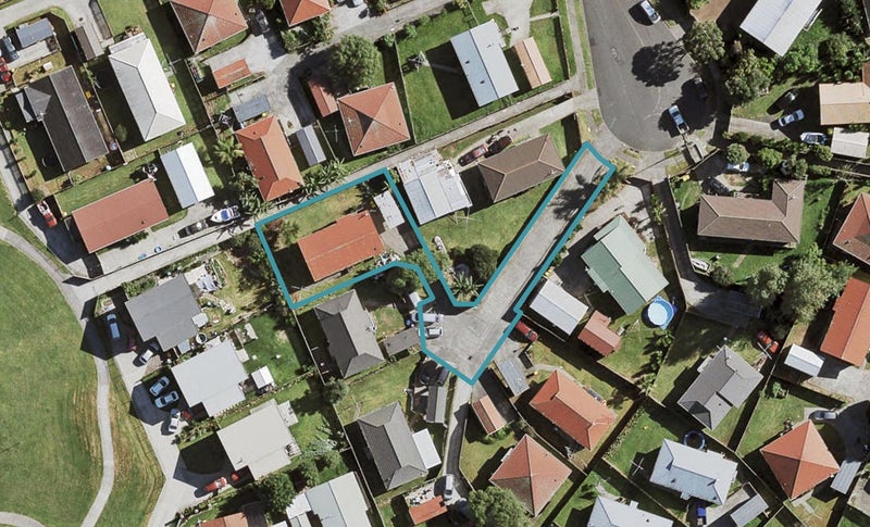 45 Dungarvon Place, Clendon Park, Auckland - Carousel 1