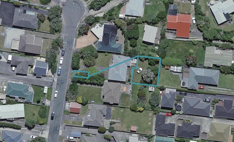 12A Warrington Grove, Newlands, Wellington - Carousel 1