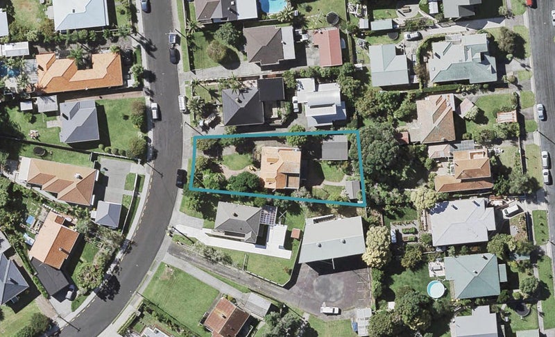 7 Achilles Crescent, Narrow Neck, Auckland - Carousel 1