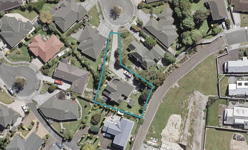13 Morepork Close, Brown Owl, Upper Hutt - Carousel 1