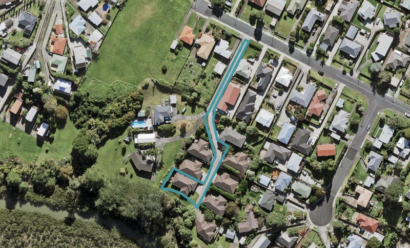 20C Waione Avenue, Te Atatu Peninsula, Auckland - Carousel 1