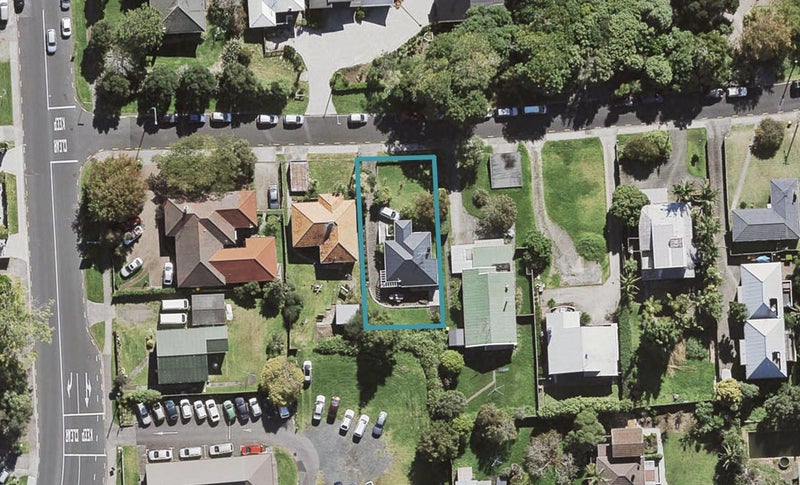 3 Zion Road, Birkenhead, Auckland - Carousel 1