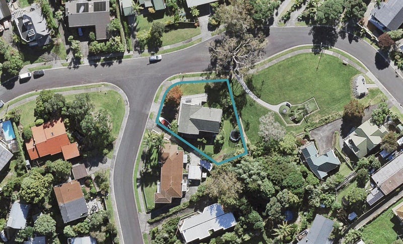 22 Jacaranda Avenue, Beach Haven, Auckland - Carousel 1