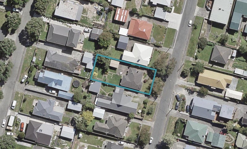 8 Charleston Avenue, Boulcott, Lower Hutt - Carousel 1