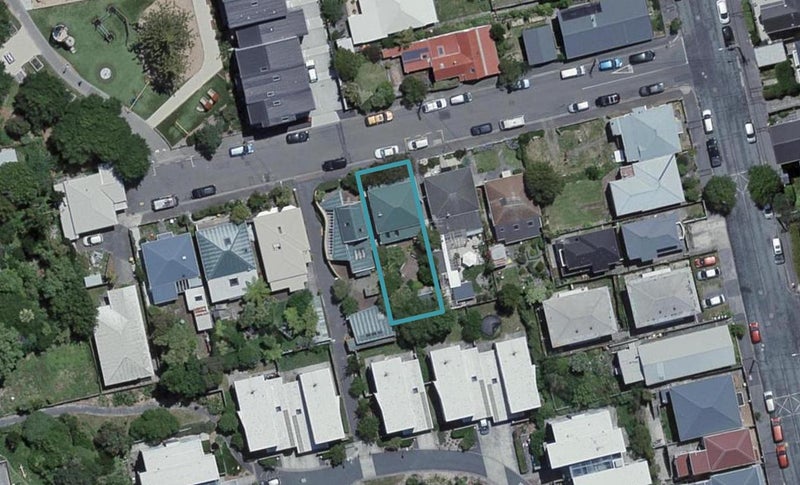 7 Regent Street, Newtown, Wellington - Carousel 1