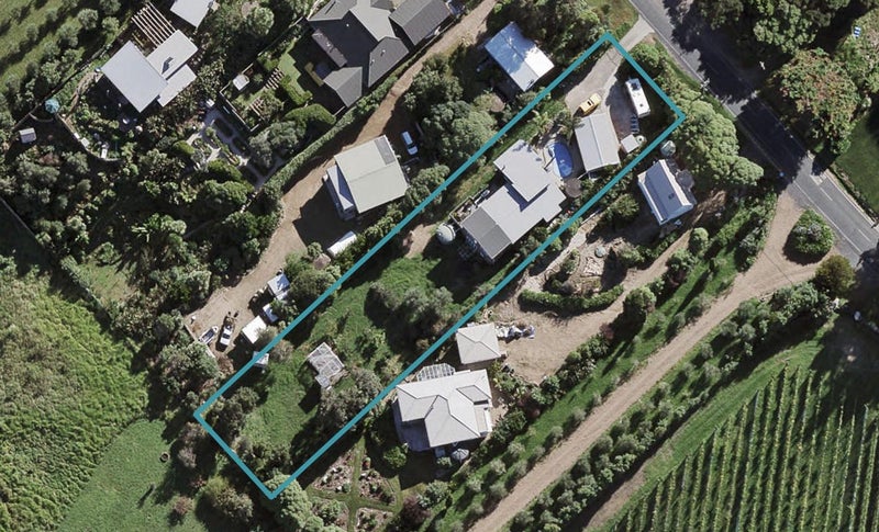 447 Sea View Road, Onetangi, Waiheke Island - Carousel 1