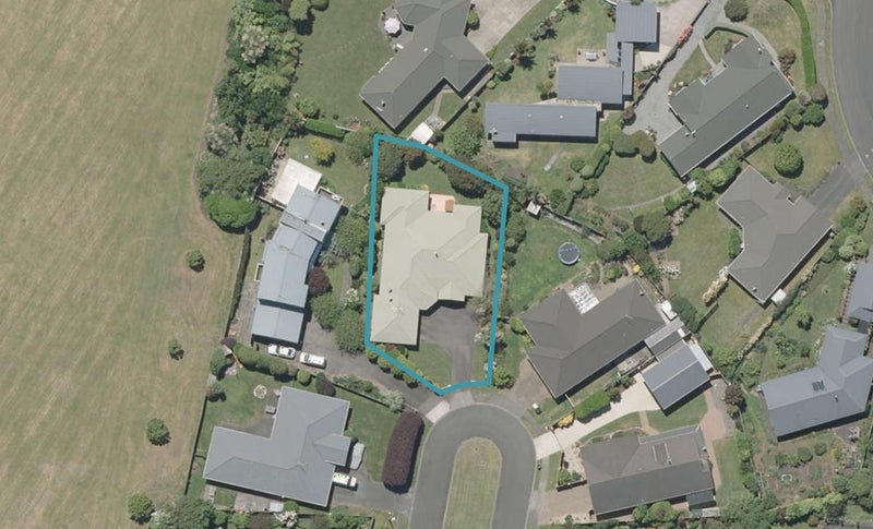 14 Holdsworth Drive, Otamatea, Whanganui - Carousel 1