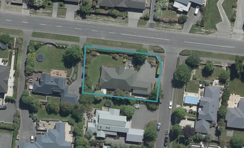 2 Springvale Gardens, Harewood, Christchurch - Carousel 1