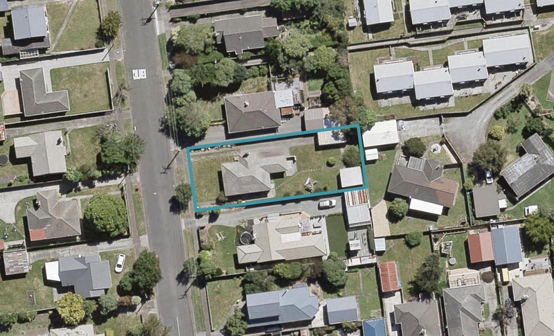 47 Fraser Crescent, Elderslea, Upper Hutt - Carousel 1