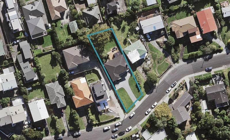 18 City View Terrace, Birkenhead, Auckland - Carousel 1