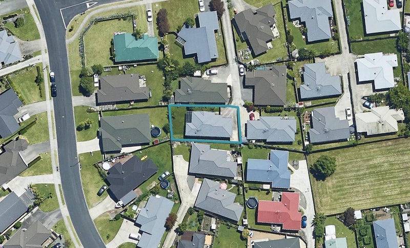 8 Lisa Place, Brookfield, Tauranga - Carousel 1