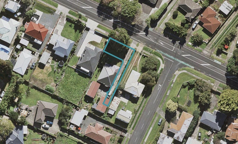122F Buckland Road, Mangere East, Auckland - Carousel 1