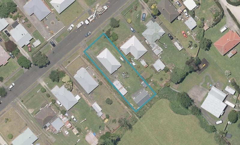 12 Hinemoa Street, Whanganui East, Whanganui - Carousel 1