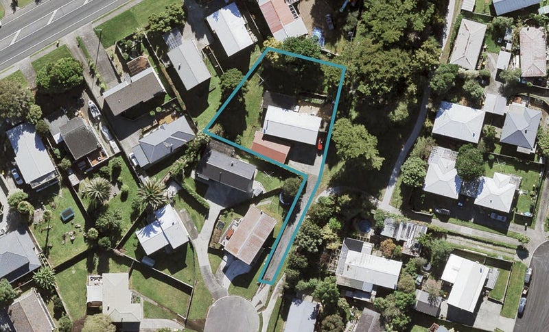 5 Louise Place, West Harbour, Auckland - Carousel 1