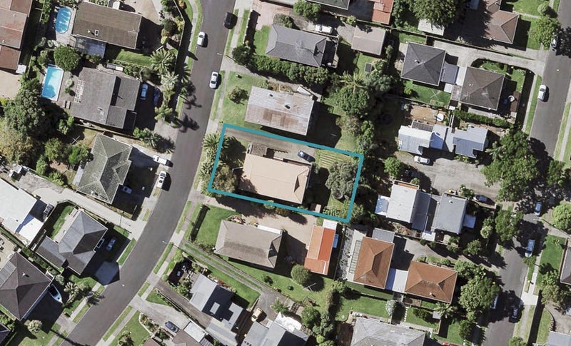 17 Anna Watson Road, Half Moon Bay, Auckland - Carousel 1